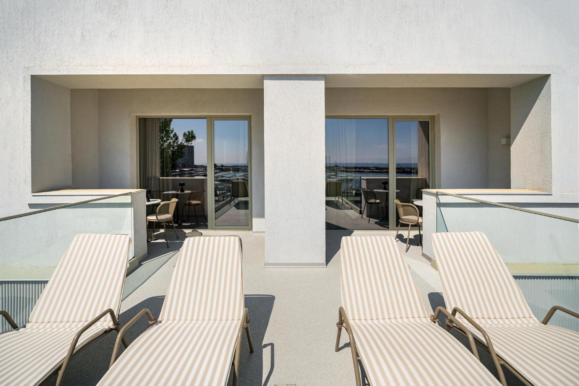 Appartement Rezident Tomis Marina à Constanţa Extérieur photo